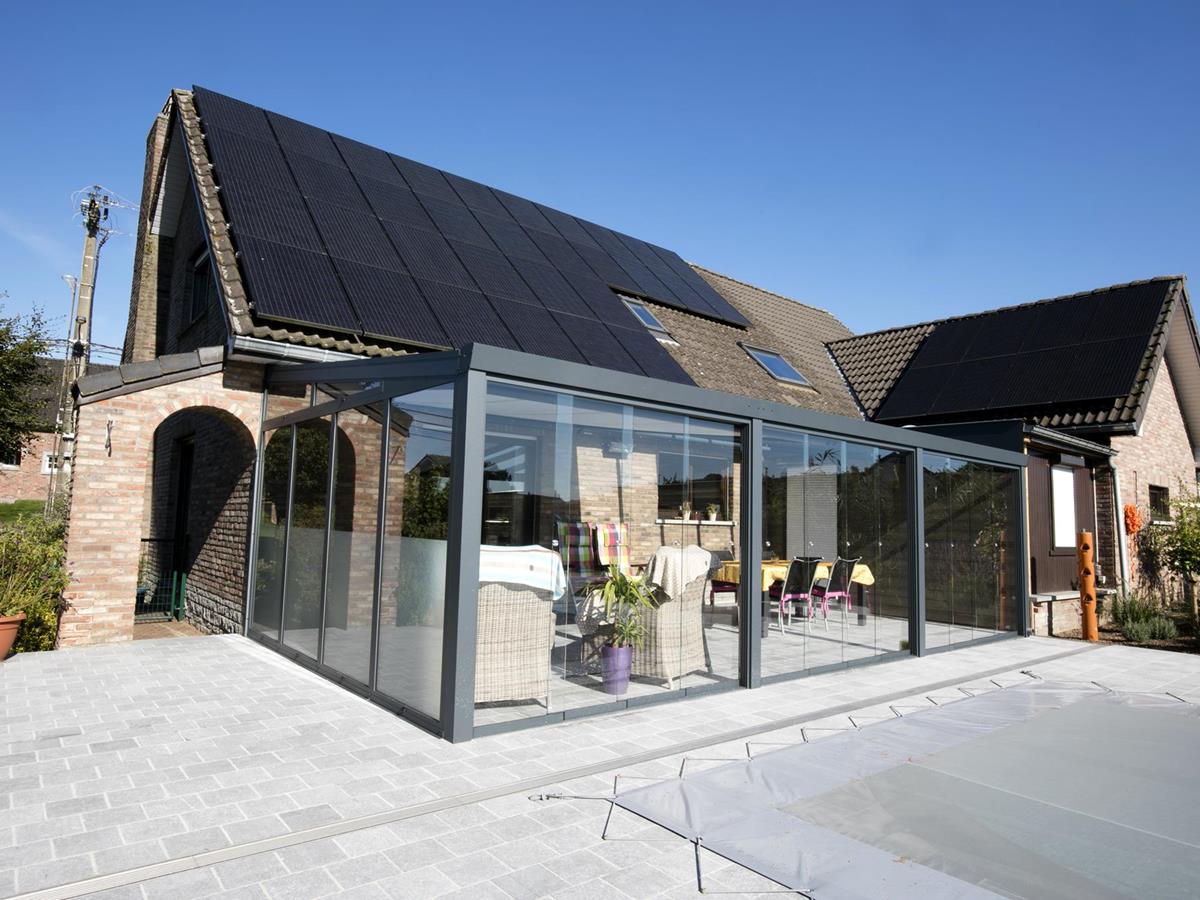 Pergola servant d’extension élégante de l’espace à vivre